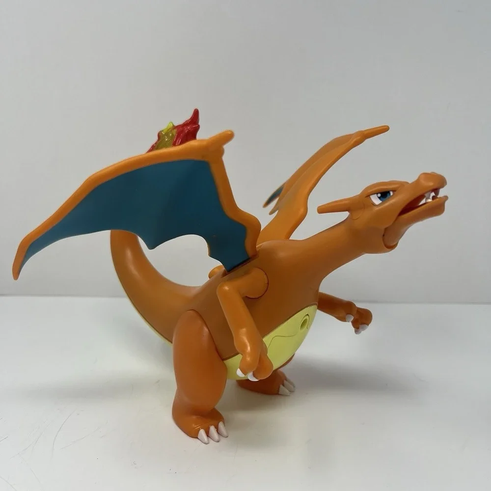 Pokemon Flame & Flight Charizard Deluxe 8